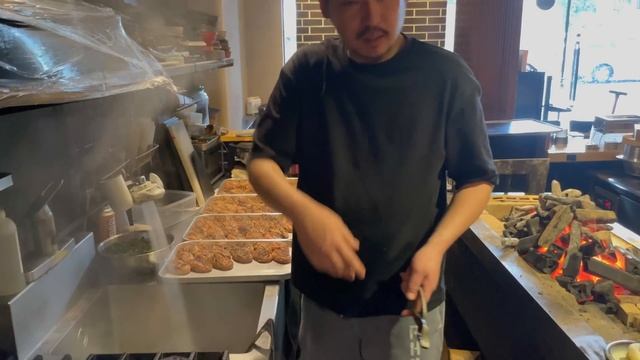 300 Hamburger Steaks/14 Seats/2.5h Business Hours | Japanese Food | Culture