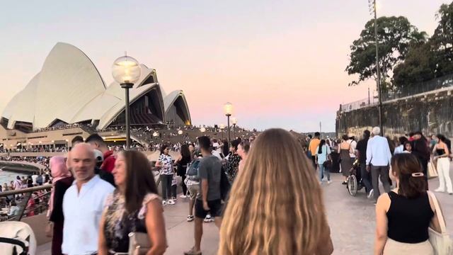 Walking towards opera house , sydney , Australia 09/03/2024.