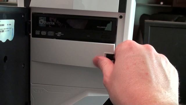 Install a Hard Drive in an Optical Bay смотреть онлайн