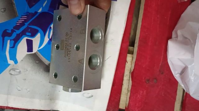 Клапан Bosch Rexroth Dual Valve R930002412/055302100301000 смотреть онлайн