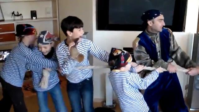 Артему - 11 лет. Игра " Перетягивание каната" смотреть онлайн
