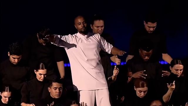 Dance performance in louvre Abu Dhabi . смотреть онлайн
