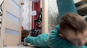 Короче говоря сломал ногу