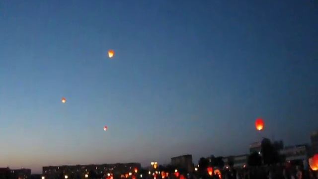 Запуск фонариков🤩Угадайте город смотреть онлайн