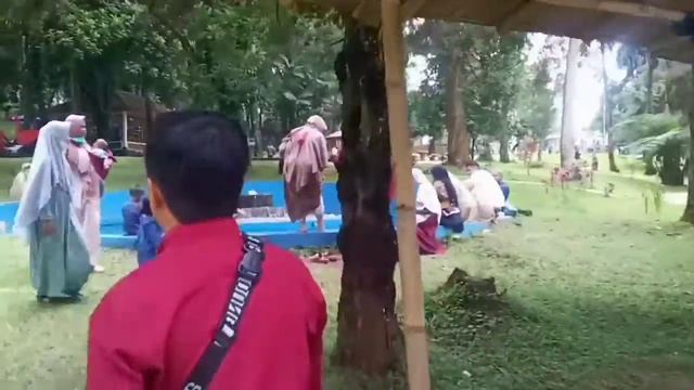 PERNIKAHAN DI TEMPAT WISATA(TAWANGMANGU WONDER PARK) смотреть онлайн