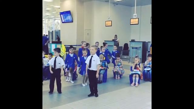 Дети в аэропорт Симферополя смотреть онлайн