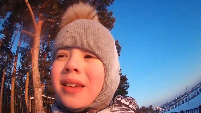 Горячие хот доги и жаркая баня, в холодный зимний день! смотреть онлайн