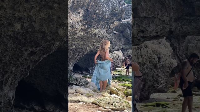 At the beach... 😱🌊💕 #shorts смотреть онлайн