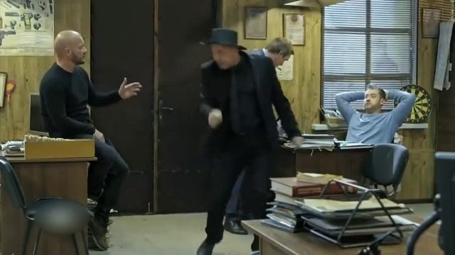 Игорь круто танцует 