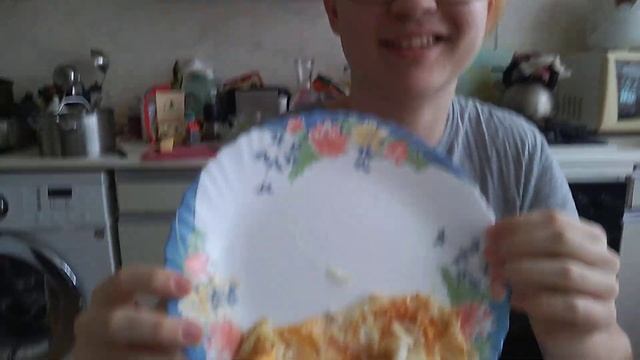 Тайлер 1 показывает что он ел