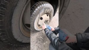 Гайковерт Lei YU 1200 с плохими головками открутил колесо на газели
