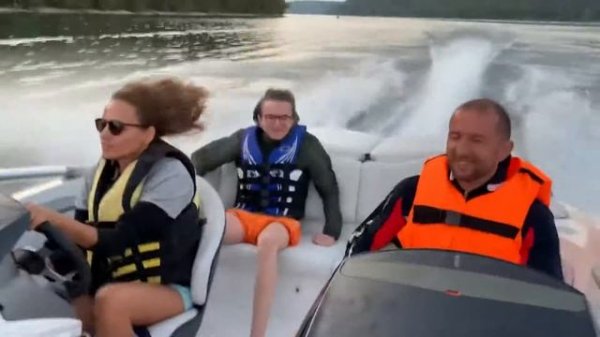 Speedster 200, 2*215 л.с.