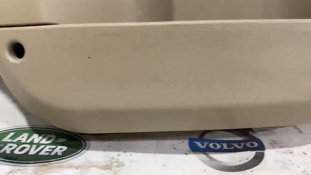 Обшивки задних дверей Land Rover Freelander 2 смотреть онлайн