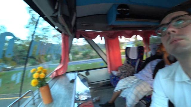 Pleasant bus trip in Thailand - Лучшая автобусная поездка по Таиланду в приятной компании смотреть онлайн