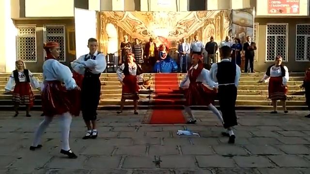 25 августа 2018 день посёлка. Выступают девчонки нашего садика с участием танцевал смотреть онлайн