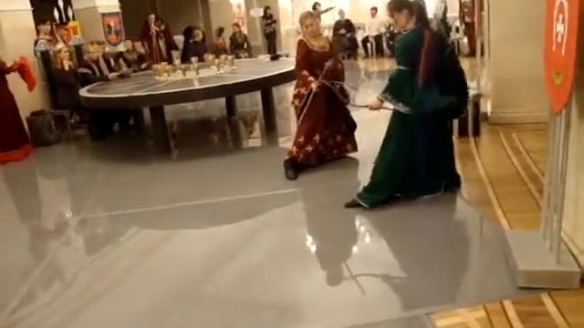 Прогон перед выступлением в оперном. (Run before performance in opera theatre) смотреть онлайн