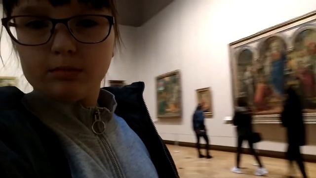 Париж/Лувр смотреть онлайн