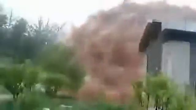 Прорыв дамбы в Узбекистане смотреть онлайн