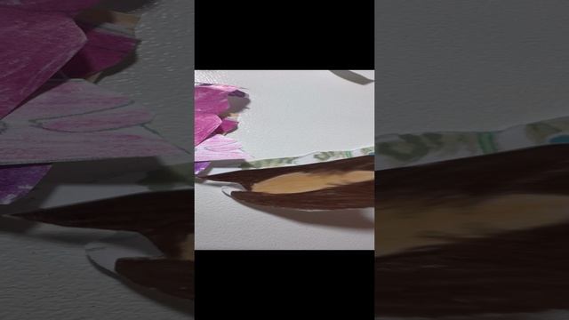 Гриша больше не снимается? Почему? Новые котики бумажные.