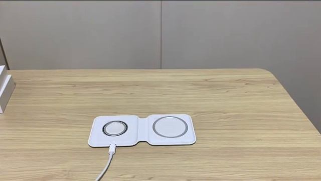 MagSafe Duo Charger смотреть онлайн