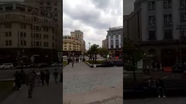 Фонтан возле большого театра смотреть онлайн