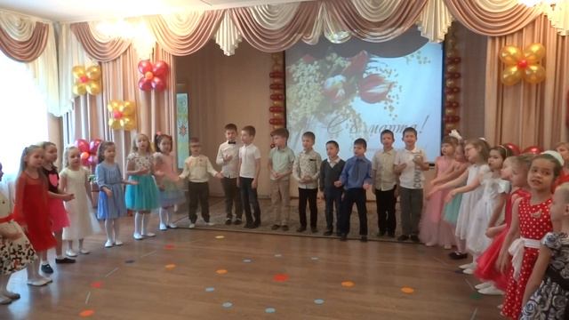 Поздравляю мамочку авт. Л.Некрасова / исполняют дети подготовительной группы смотреть онлайн