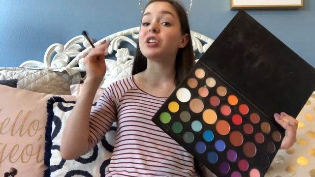 A Random Color Generator Chooses my Eyeshadow! смотреть онлайн