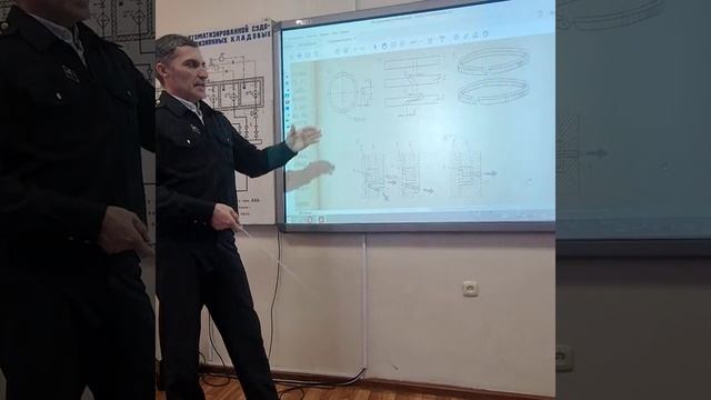 Детали поршневого компрессора (поршневые кольца).