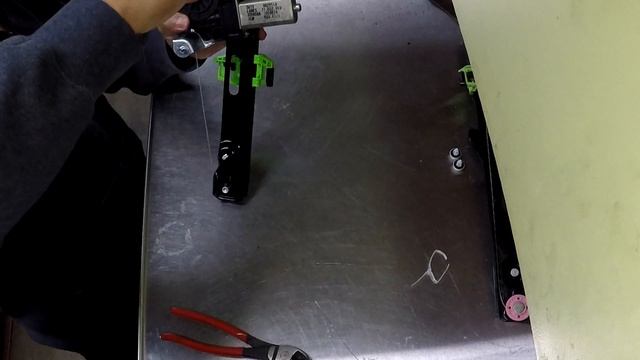 BMW 3 Series Rear Window Regulator Replacement смотреть онлайн