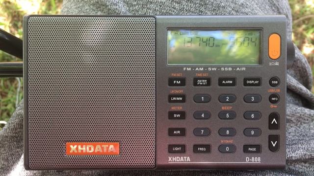 Receiving Radio France Internationale using XHDATA D-808 and Long wire antenna смотреть онлайн