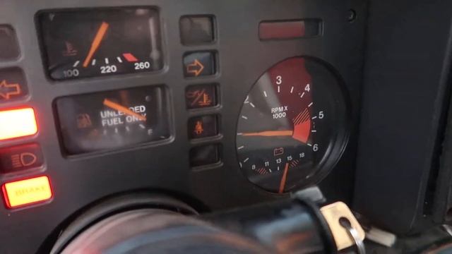1984 Pontiac Fiero Pace Car replica смотреть онлайн
