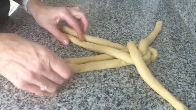 Six Strand Challah Shaping Video смотреть онлайн