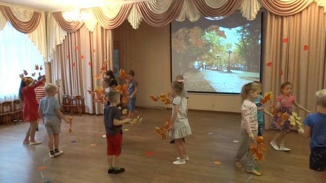 "Осенних листьев танец" смотреть онлайн