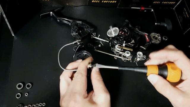 ♡릴팩토리♡ 다이와 18 토너먼트 경기 (DAIWA 18 TOURNAMENT KOYGI MAINTENANCE , SPINNING REEL OVERHAUL) смотреть онлайн