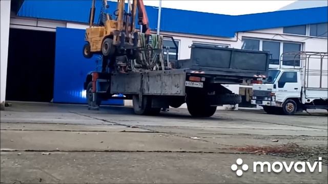 Работа КМУ. Вилочный погрузчик прибыл.