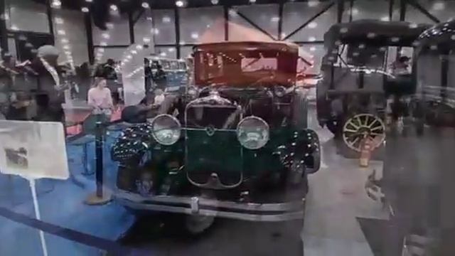 Выставка ретро-автомобилей  Oldtimer Галерея смотреть онлайн