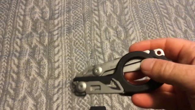 Review of the Leatherman raptors смотреть онлайн