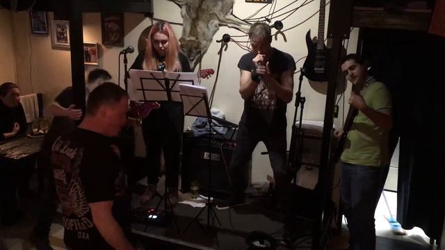 2019-03-02 HUGEE - Помнят с горечью древляне(Король и Шут) в Route Cafe Красногорск смотреть онлайн