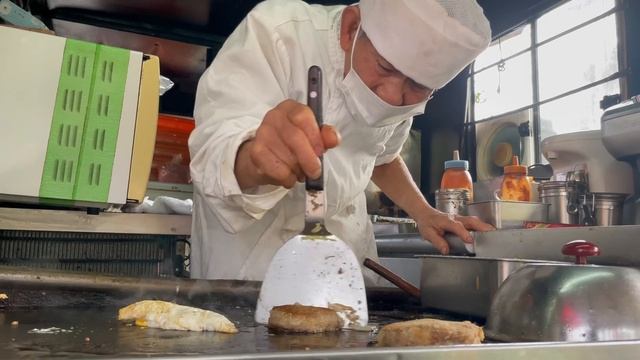 The 3rd Most Delicious Hot Dog In Japan. Until 86 Years Old, The Owner Will Manage | Japanese Food