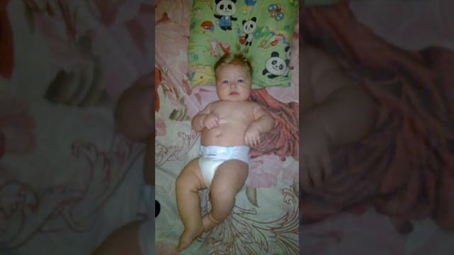 Super Sasha танцует в памперсе) смотреть онлайн