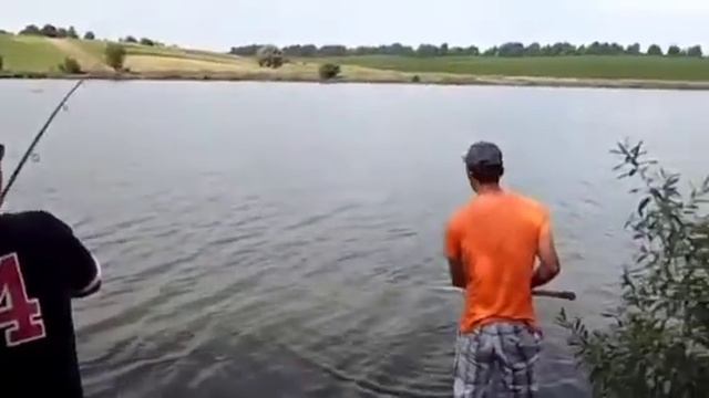 АМУР НА ВКУСНЫЙ КРЮЧЕК смотреть онлайн