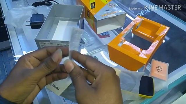 Nokia 81104g unboxing the dumb & phone Banana