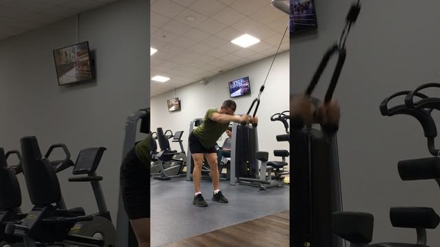 Разноповторный-объем МЦ5 Д1 Пулловер на верхнем блоке стоя с канатом смотреть онлайн