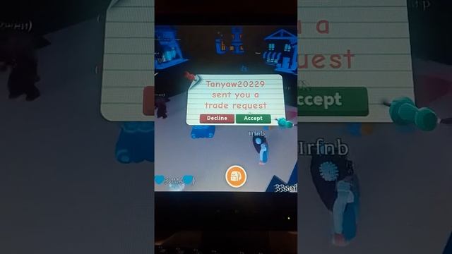 играем в адопт ми трейдим ванну смотреть онлайн