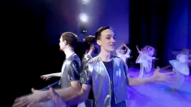 CELEBRITY BOY - Колдовала зима смотреть онлайн