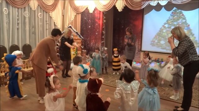 Хоровод "У малышек новый год" / Игровой танец "Учим мишку танцевать"/ автор песен Л.Некрасова смотреть онлайн