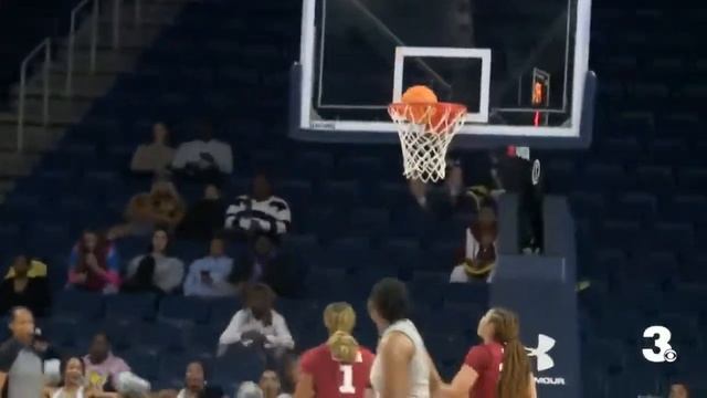 Monarchs honor Anne Donovan, roll past Temple смотреть онлайн