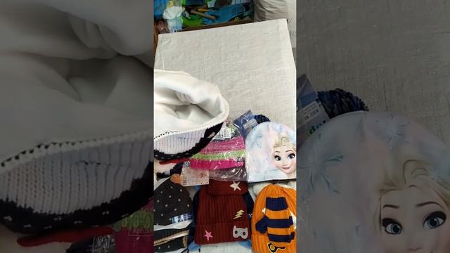 дитячі шапки лот 2 - 2.22 кг смотреть онлайн