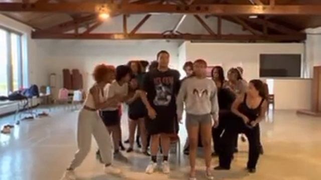 Chicago 6/2: We Both Reached for the Gun смотреть онлайн