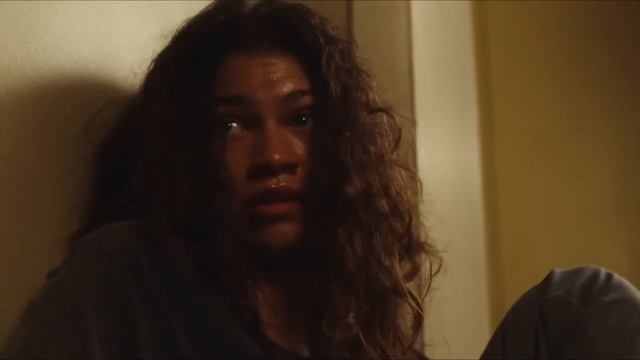 МЭДДИ И КЕССИ НЕ МОГУТ ПОДЕЛИТЬ БЕДНОГО НЕЙТА.....